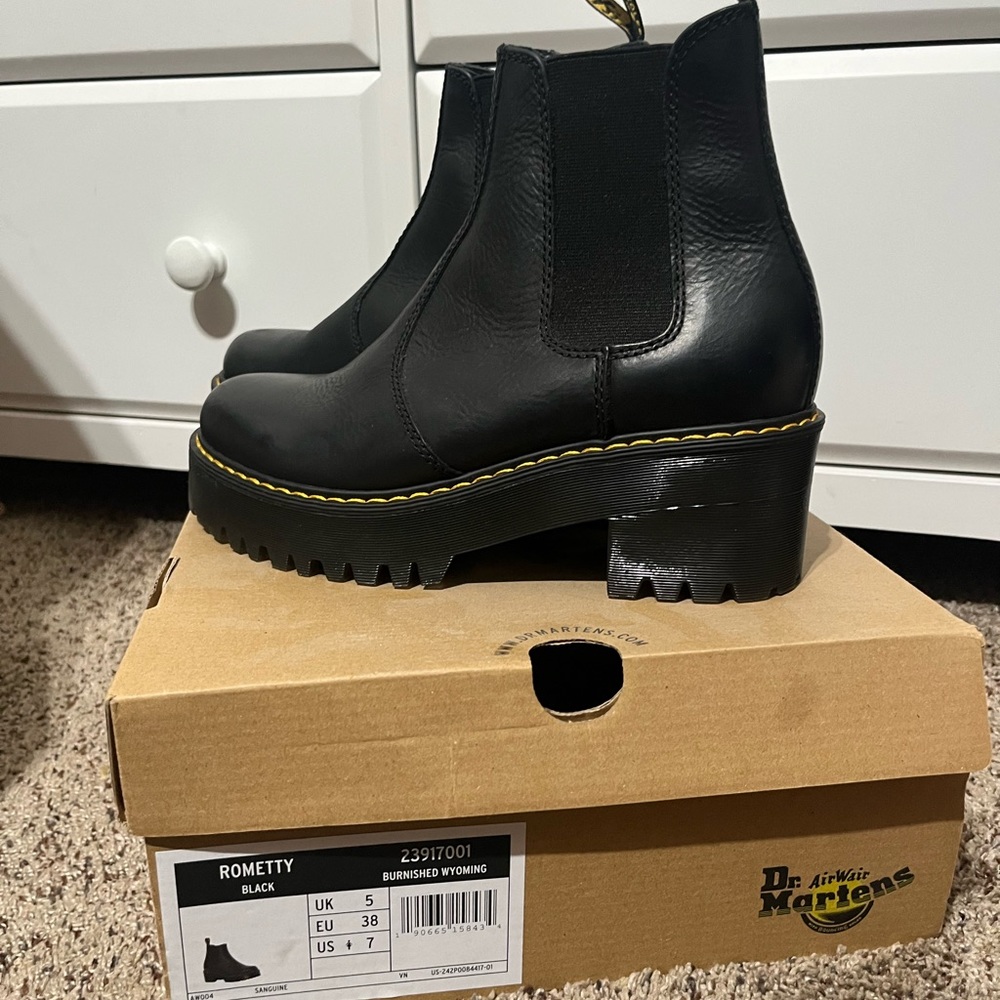 Dr martens rometty boots